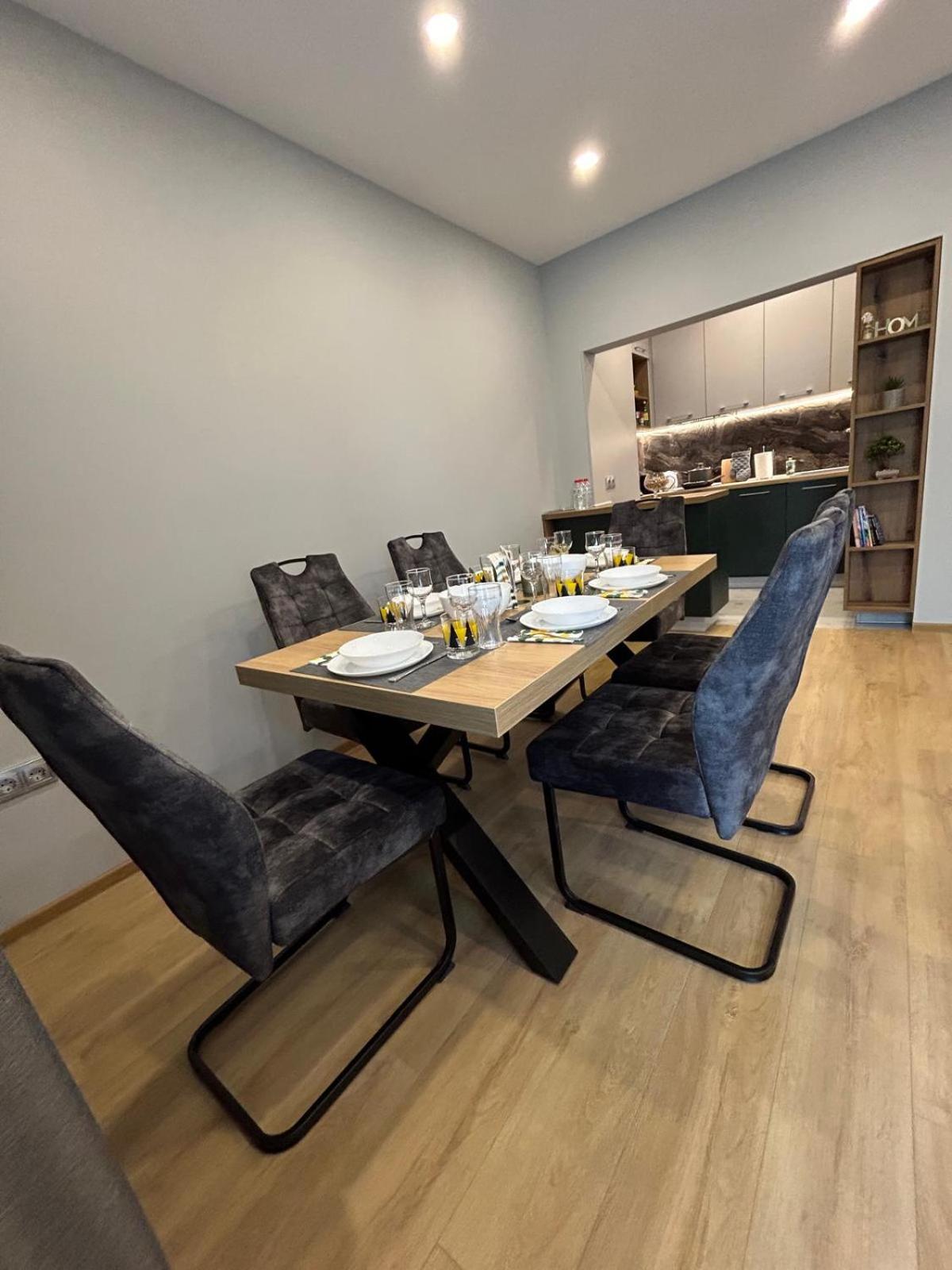 Luxury Central Apartment