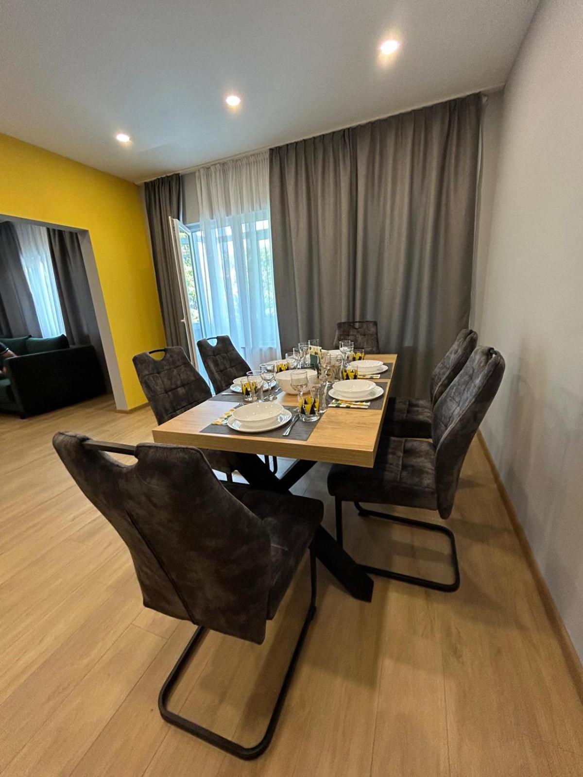 Luxury Central Apartment