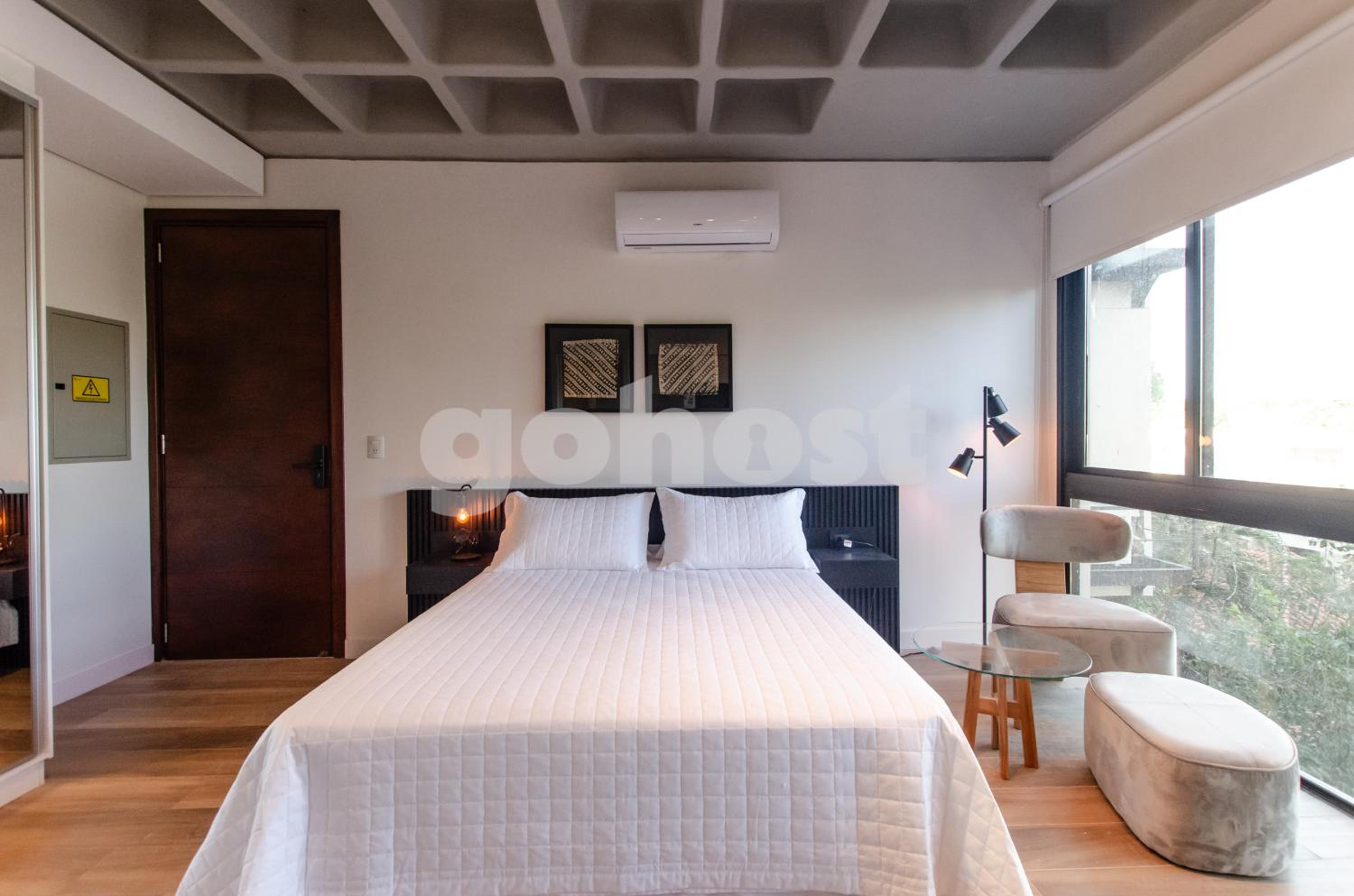 New loft blocks away from Shopping Mcal Lopez