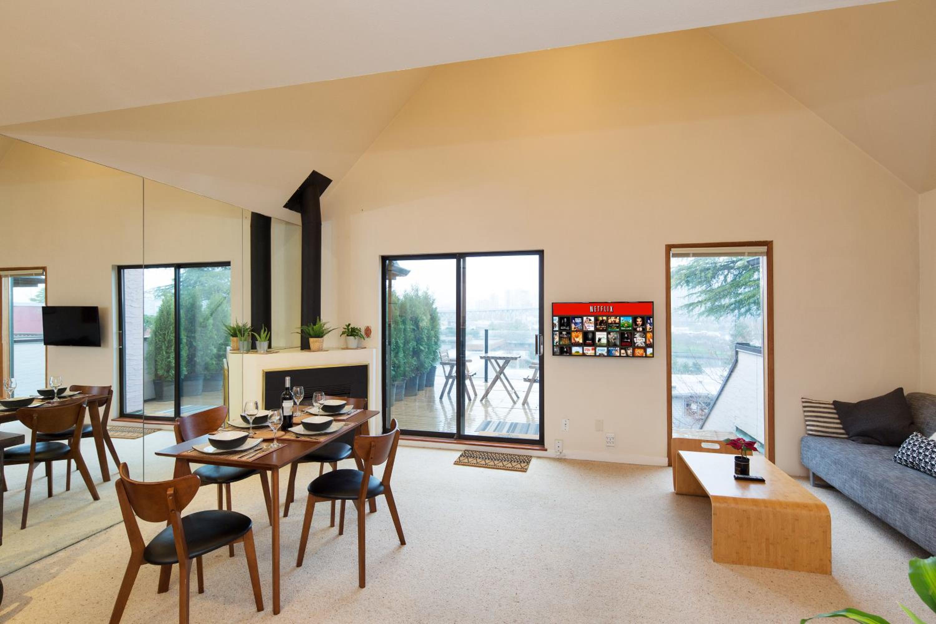 Stunning Skyline Views from a Cozy Apartment