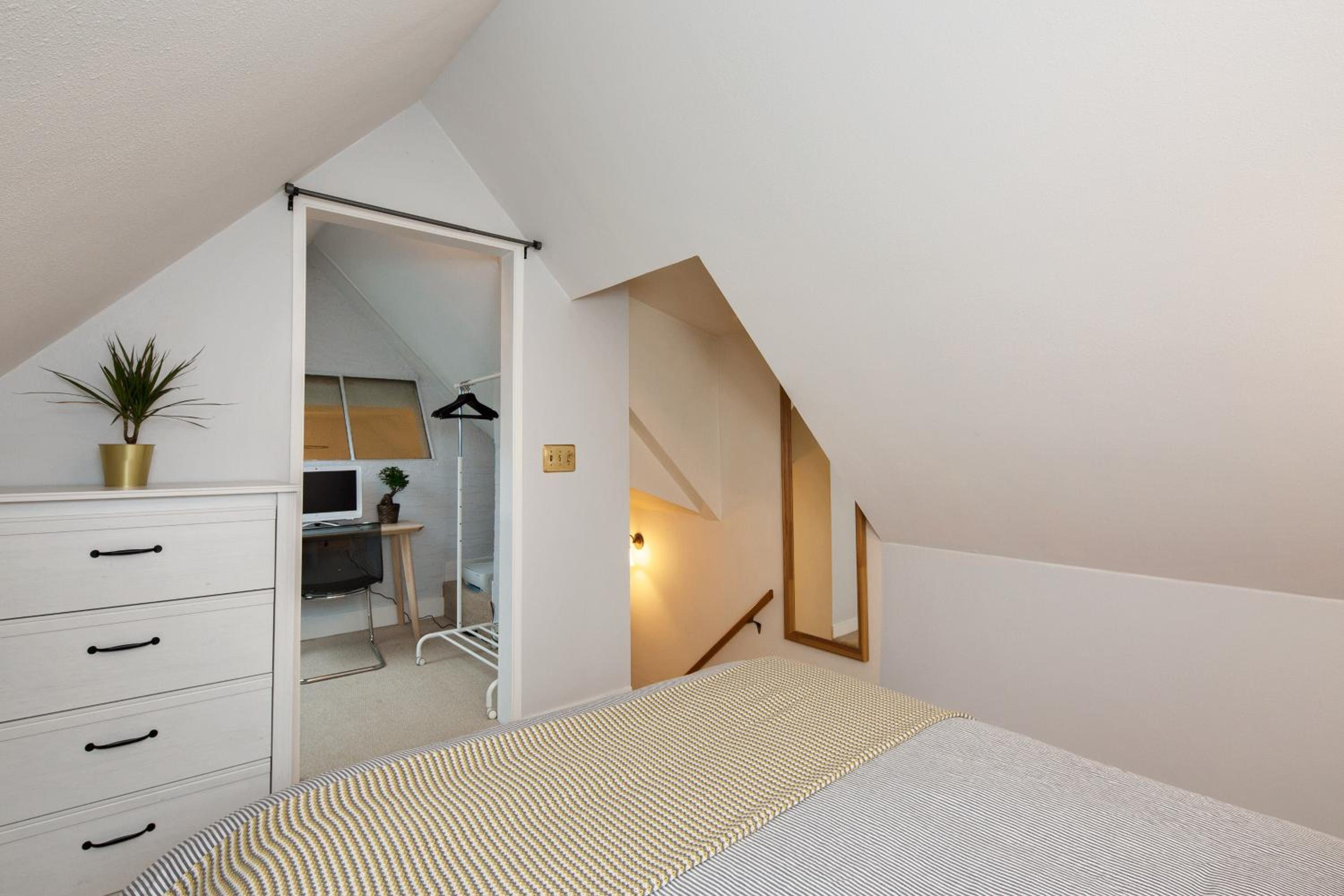 Stunning Skyline Views from a Cozy Apartment