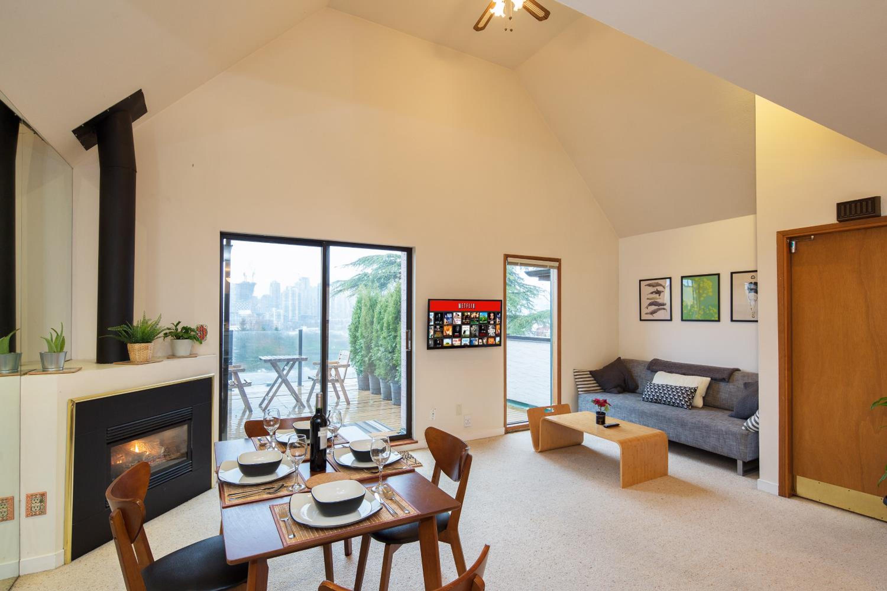Stunning Skyline Views from a Cozy Apartment