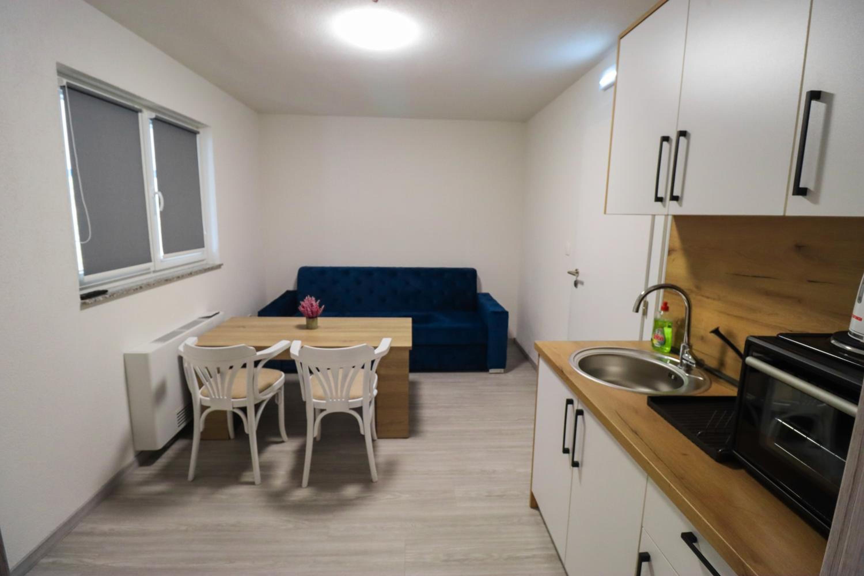 Tadic apartments and rooms by the shore of Rama Lake