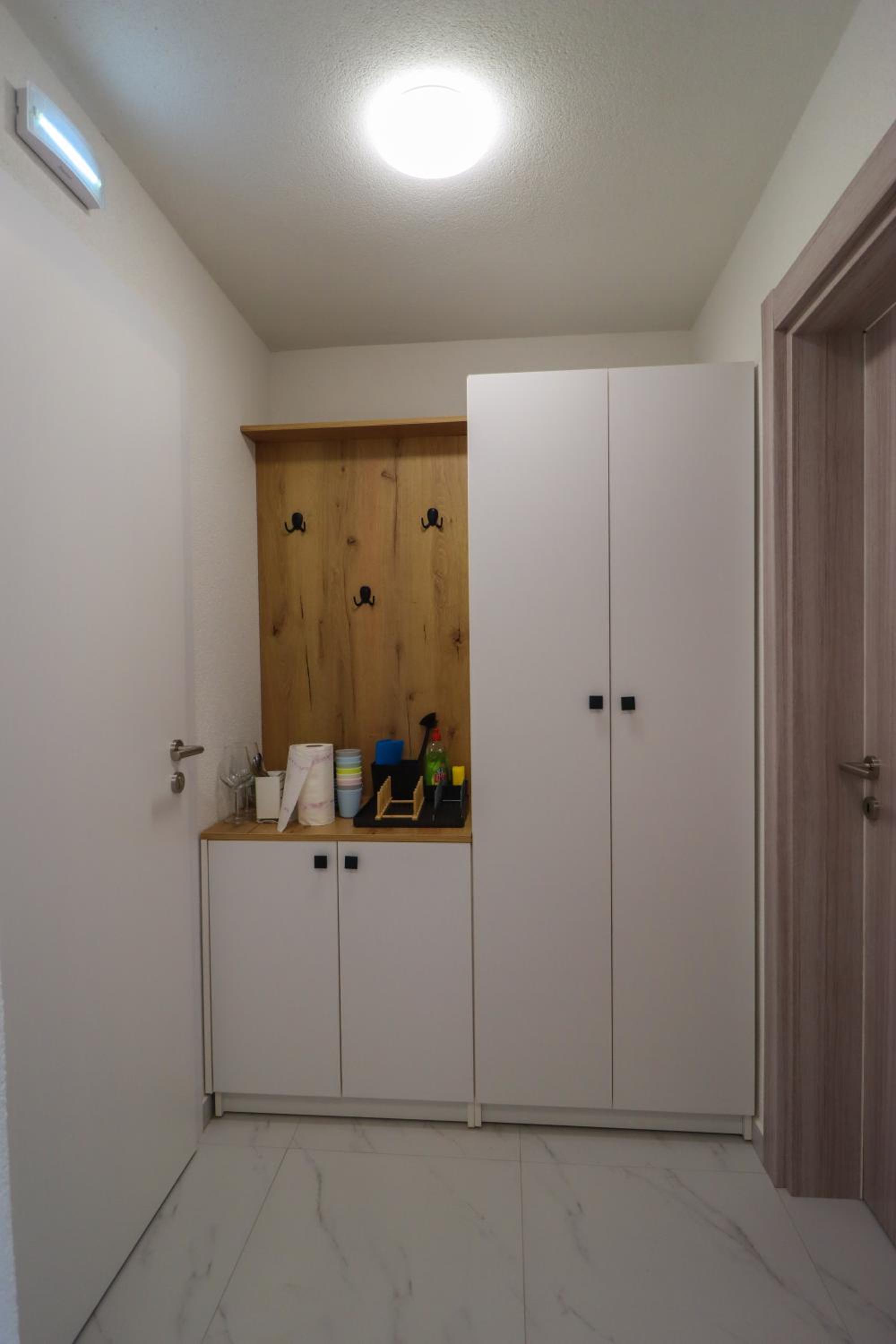 Tadic apartments and rooms by the shore of Rama Lake