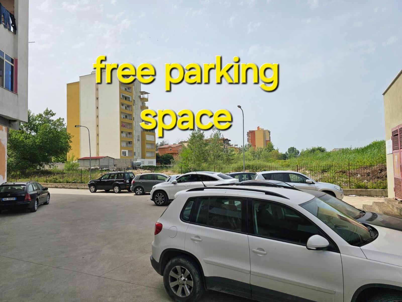 Bral Plepa - Two-Bedroom Apartment Beachfront