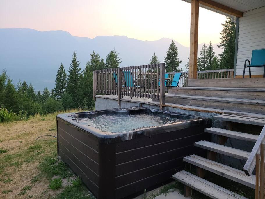 Riverview Lodge