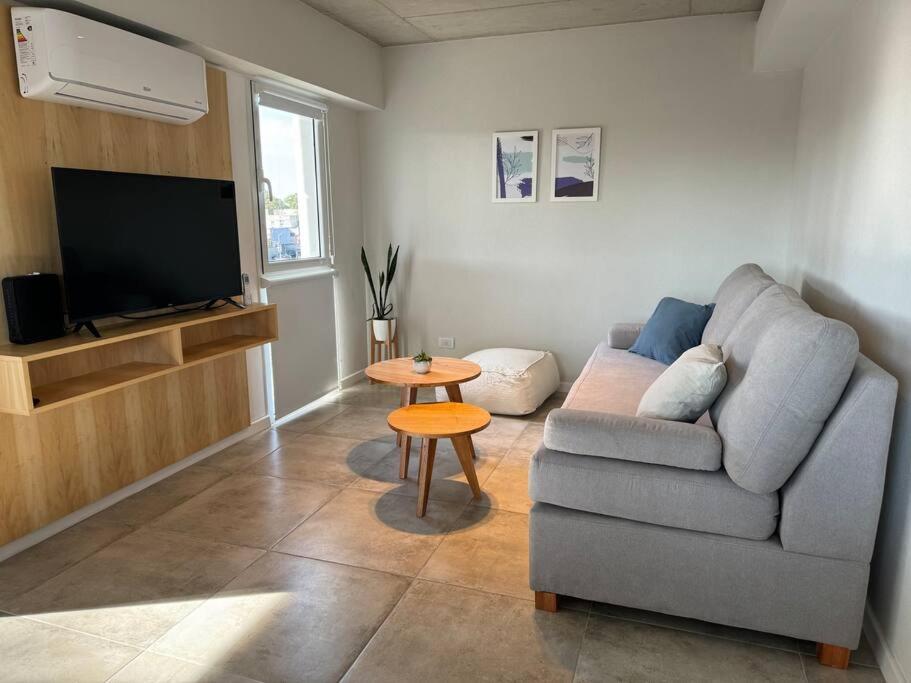 Departamento en centro de Pinamar con servicios y cochera