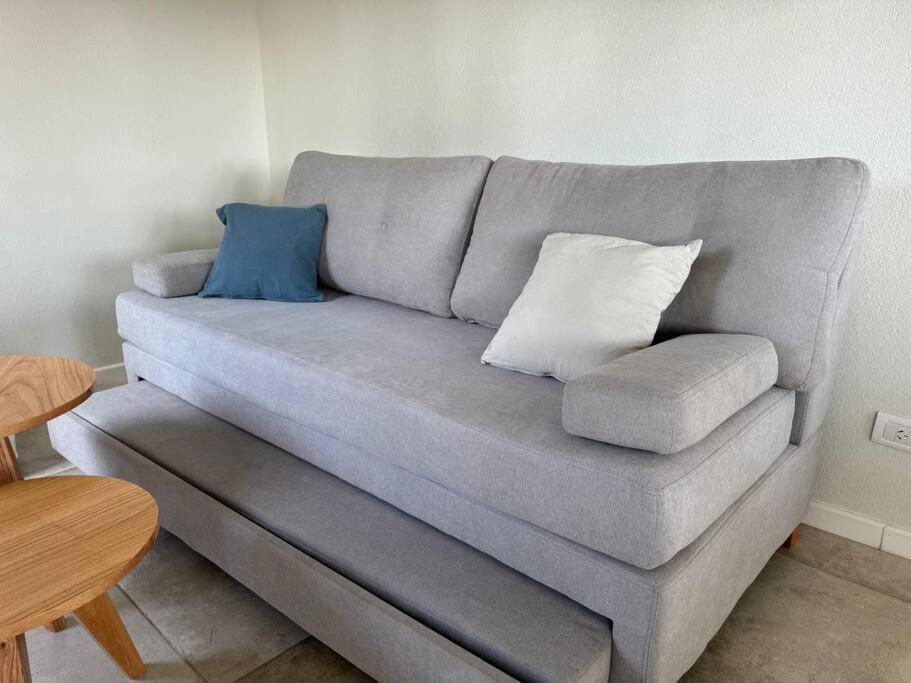 Departamento en centro de Pinamar con servicios y cochera