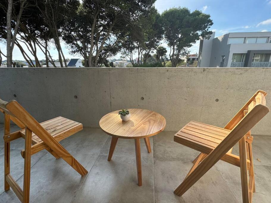 Departamento en centro de Pinamar con servicios y cochera