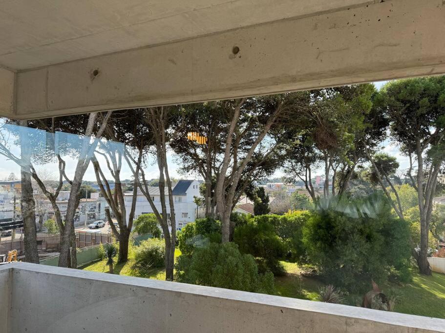 Departamento en centro de Pinamar con servicios y cochera
