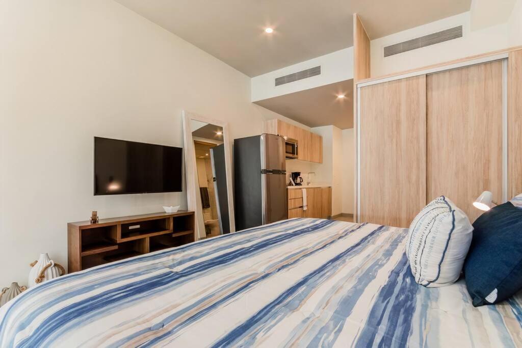 Cozy studio near the beach view 3