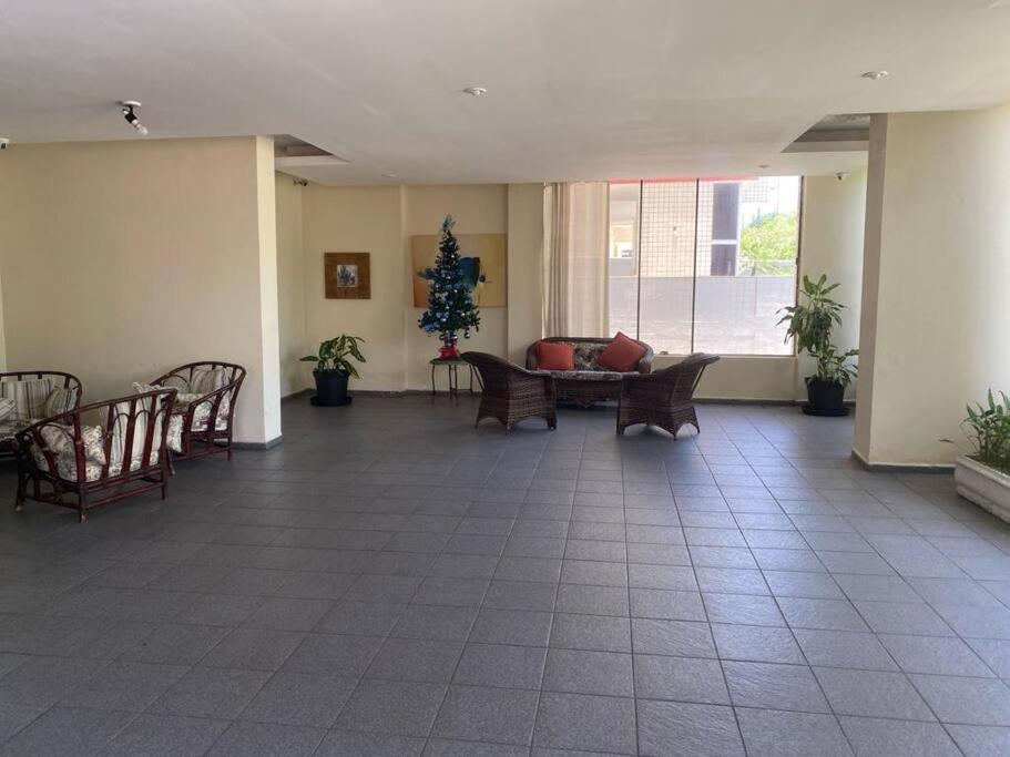Recém Reformado com dois dormitório com ar condicionado