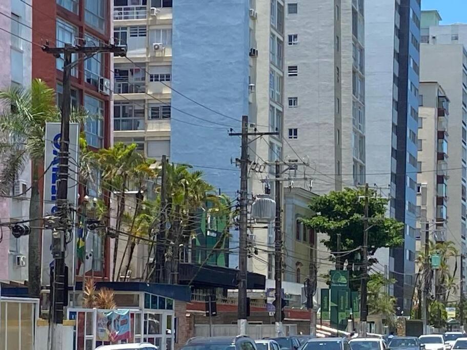 Recém Reformado com dois dormitório com ar condicionado