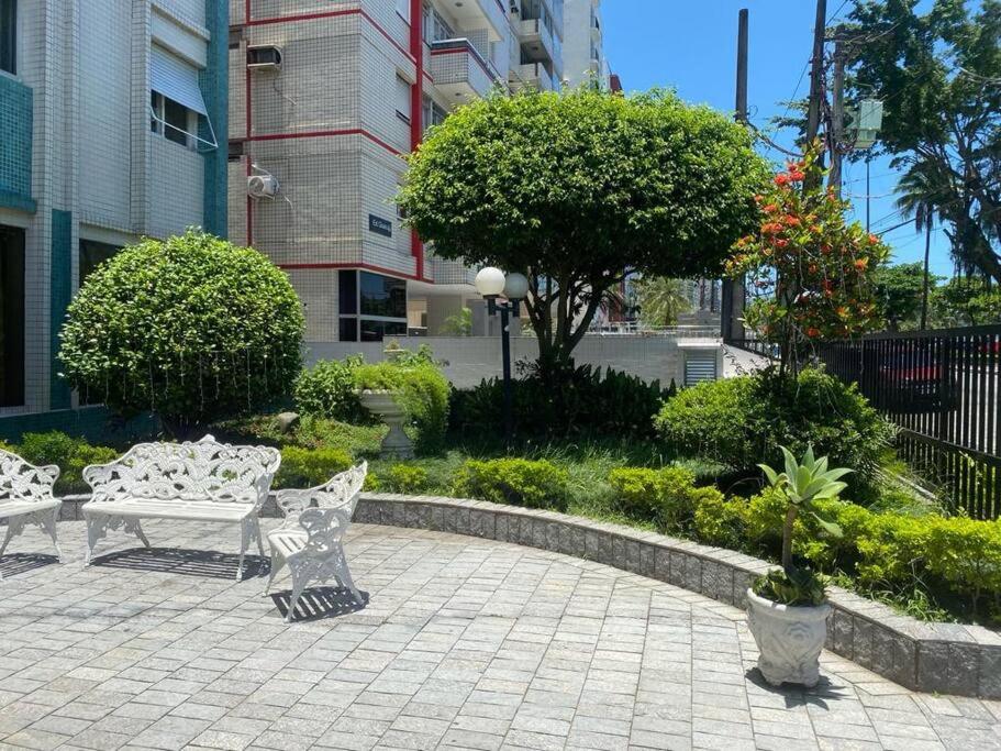 Recém Reformado com dois dormitório com ar condicionado