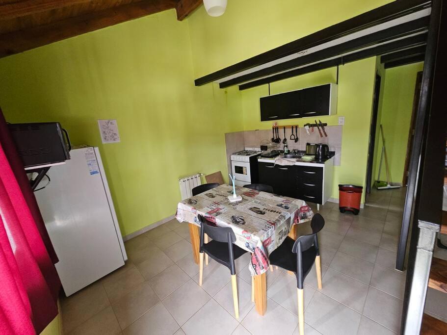 Valentyna Apart ,6