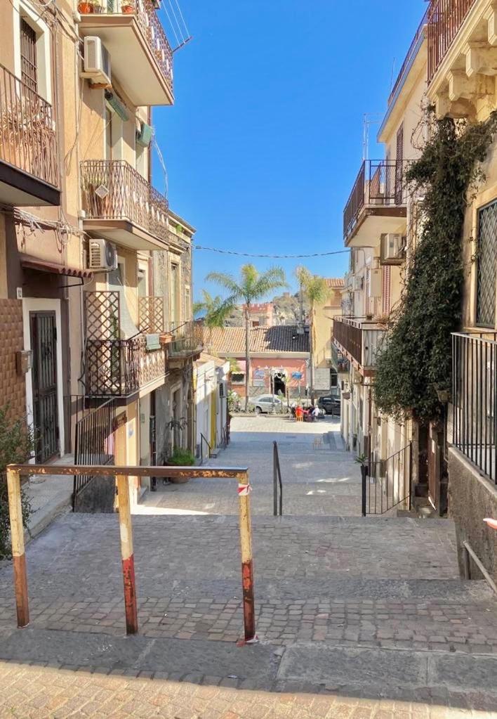 Scalinata del Nespolo Acitrezza