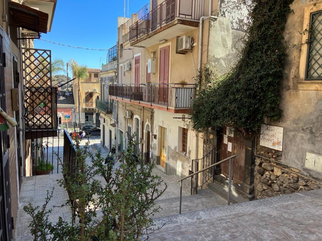 Scalinata del Nespolo Acitrezza