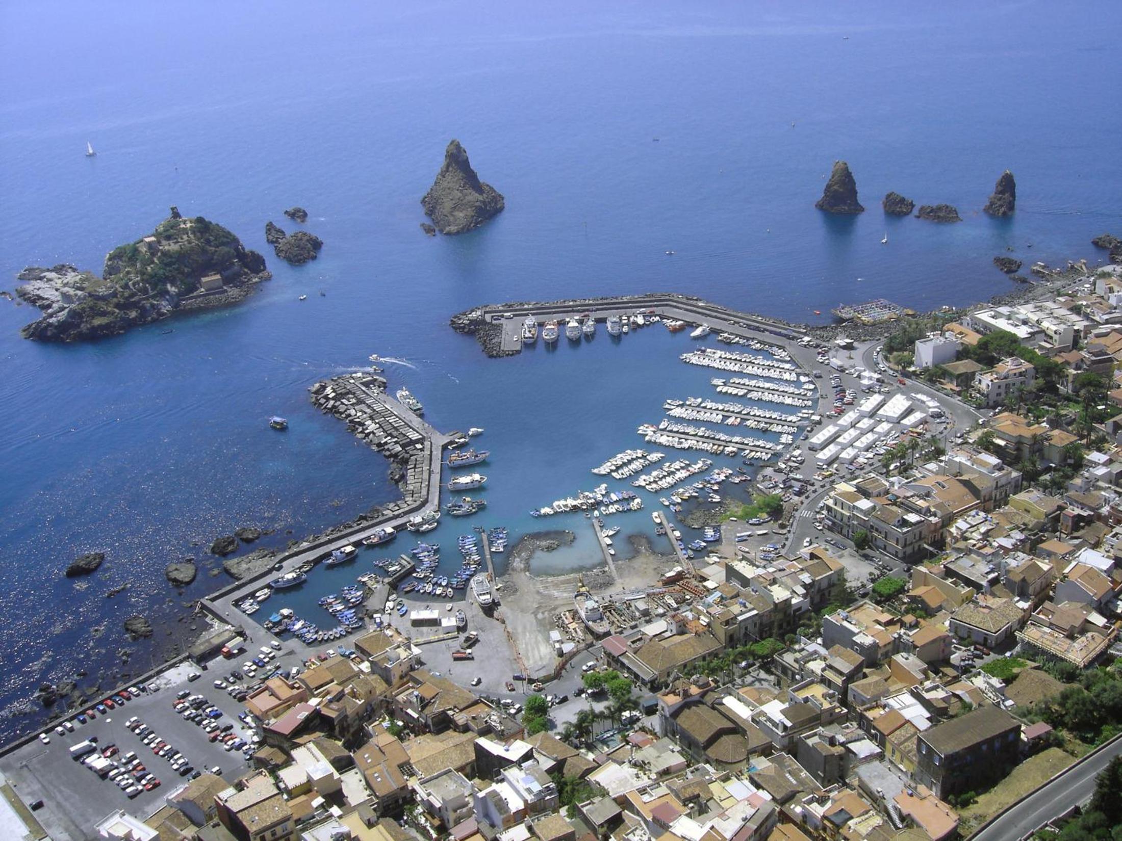 Scalinata del Nespolo Acitrezza