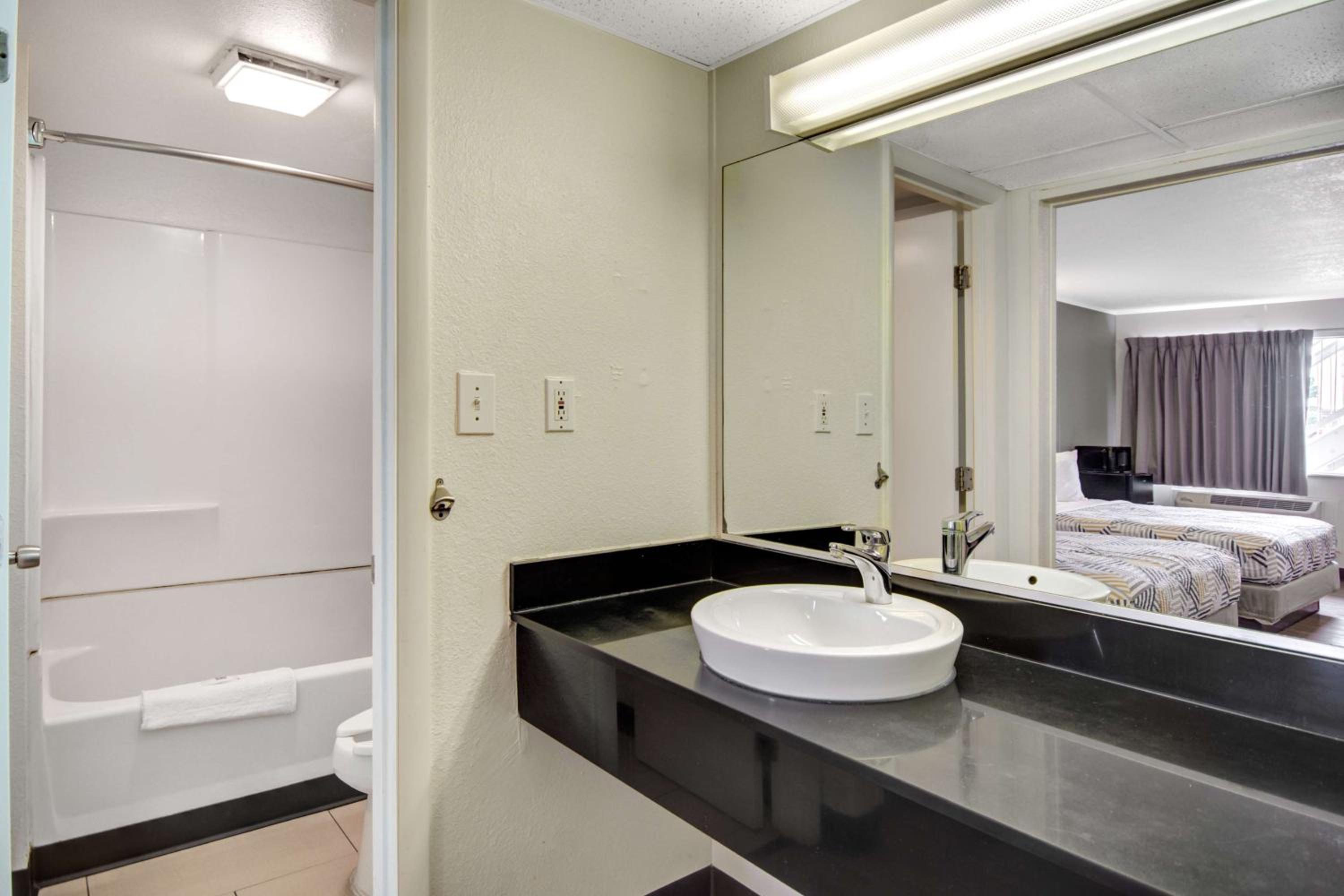 Motel 6-Lima, OH