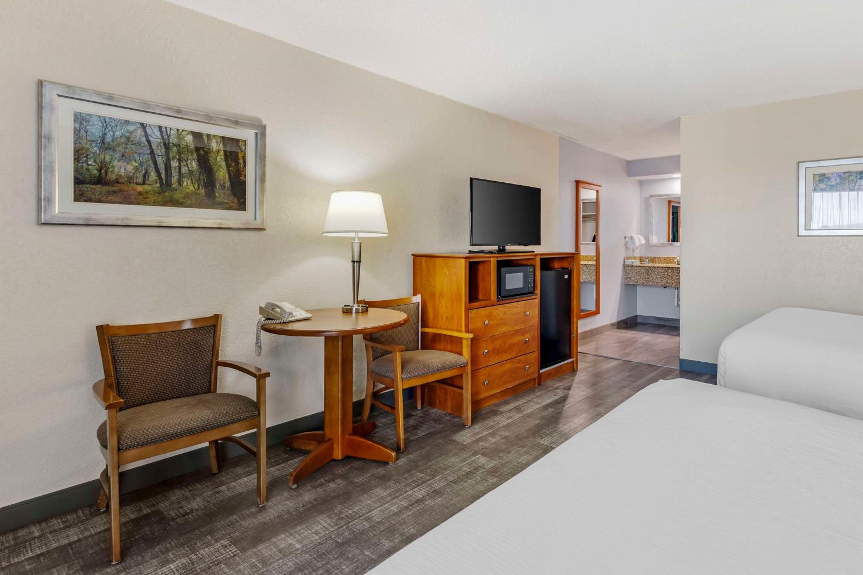 Cookeville Vacations - Best Western Thunderbird Motel - Property Image 10