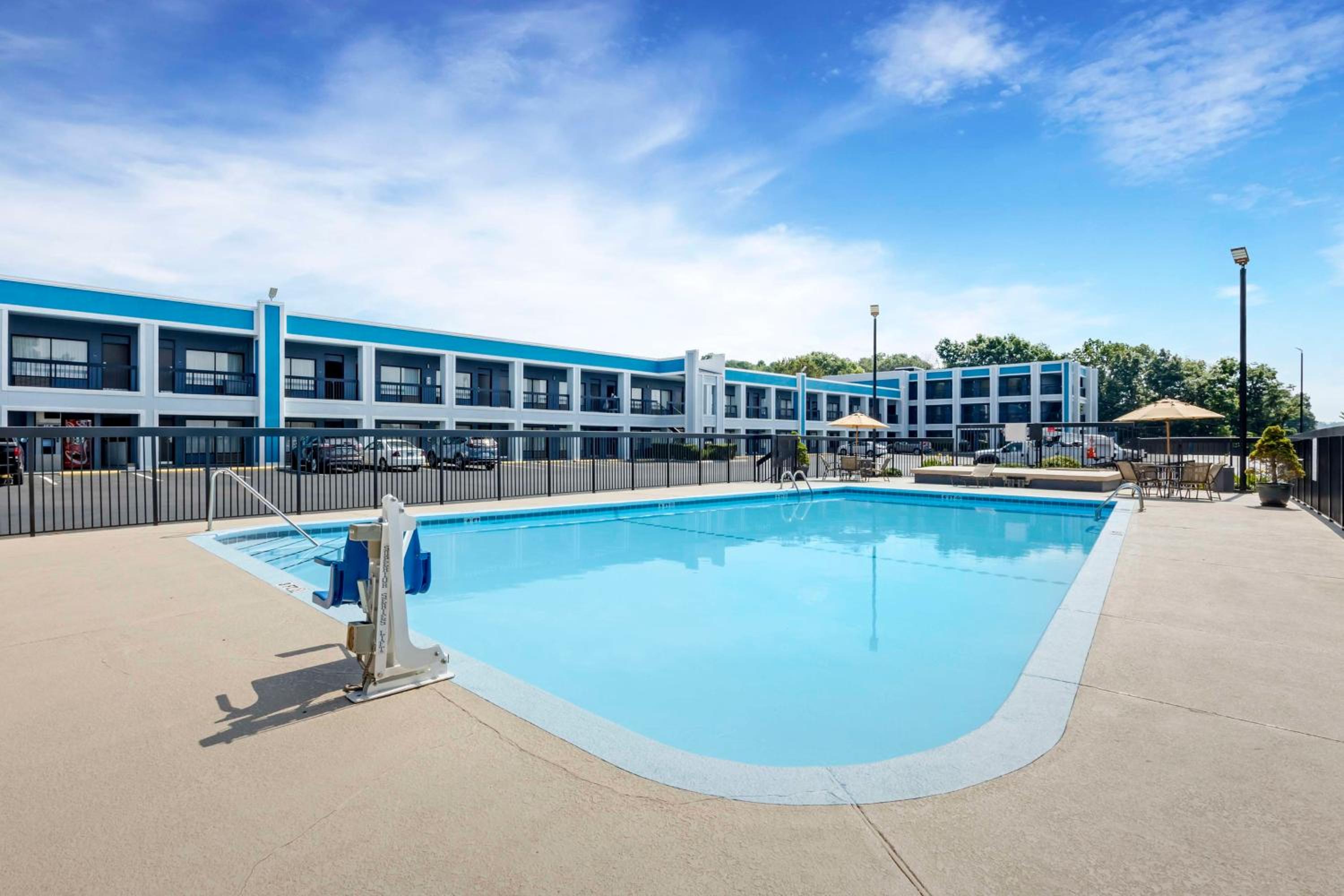 Cookeville Vacations - Best Western Thunderbird Motel - Property Image 4