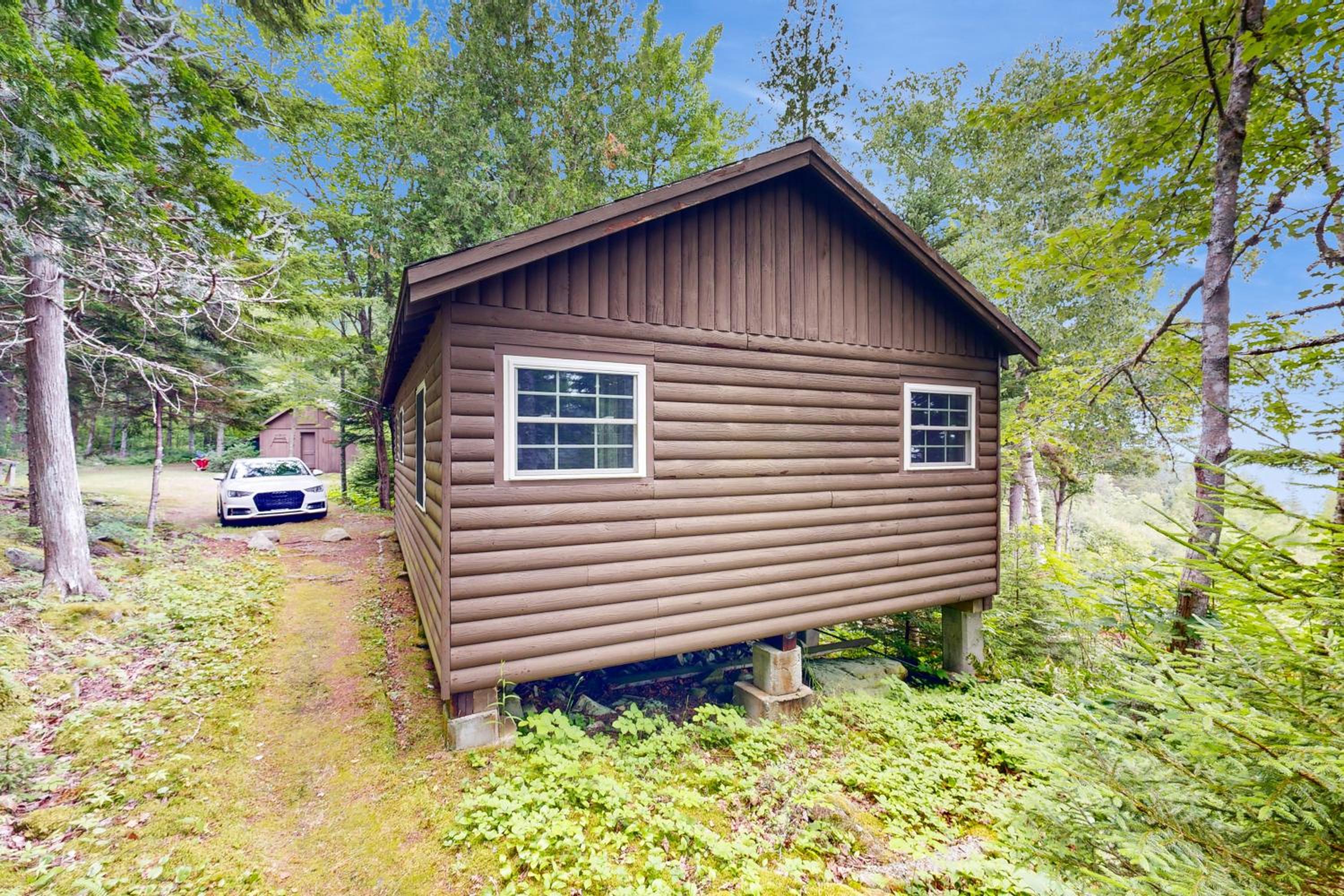 Lake-View Escape! Easy Access to Camden and Belfast