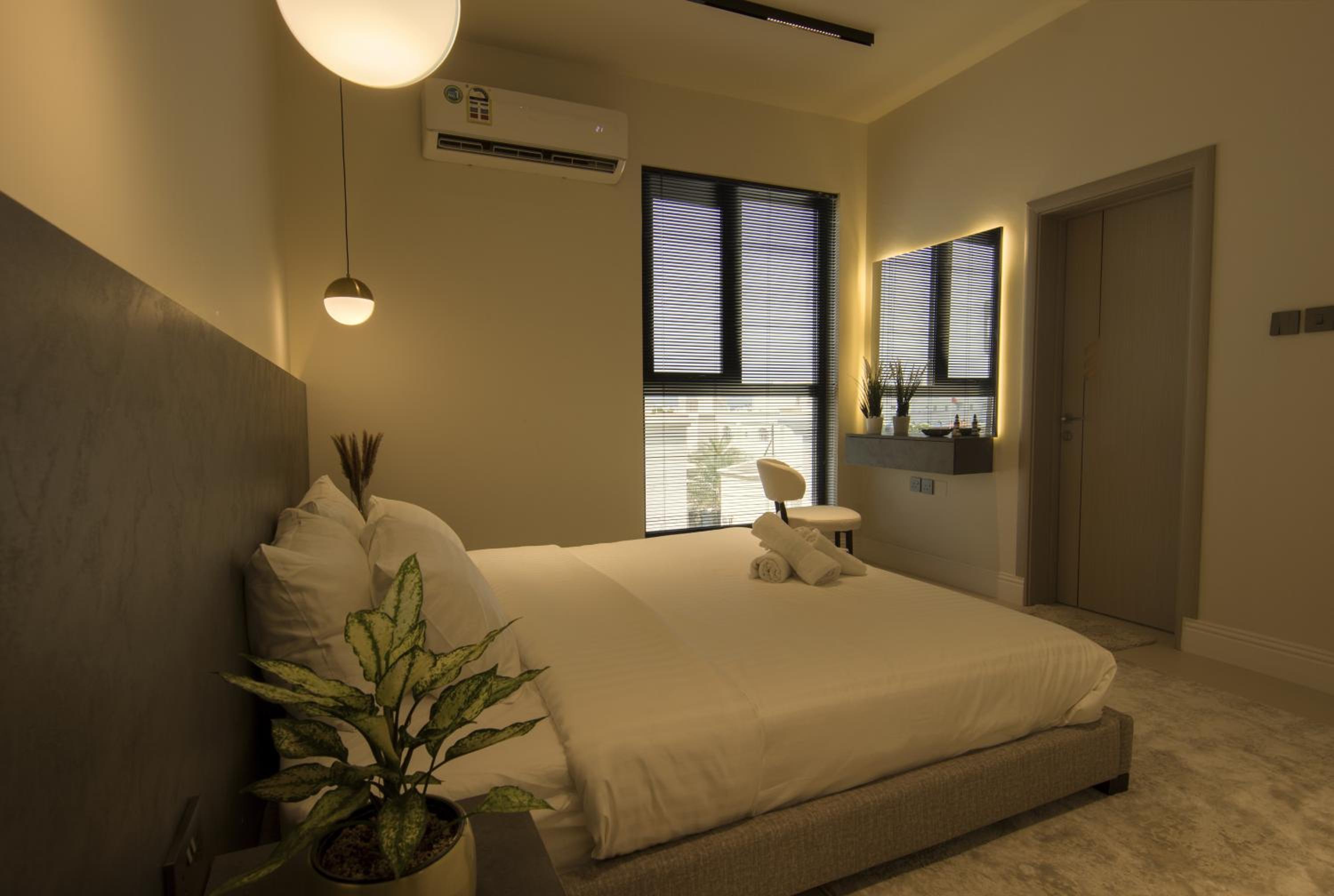Modern Luxurious 1BR, Penthouse BLISS view 5