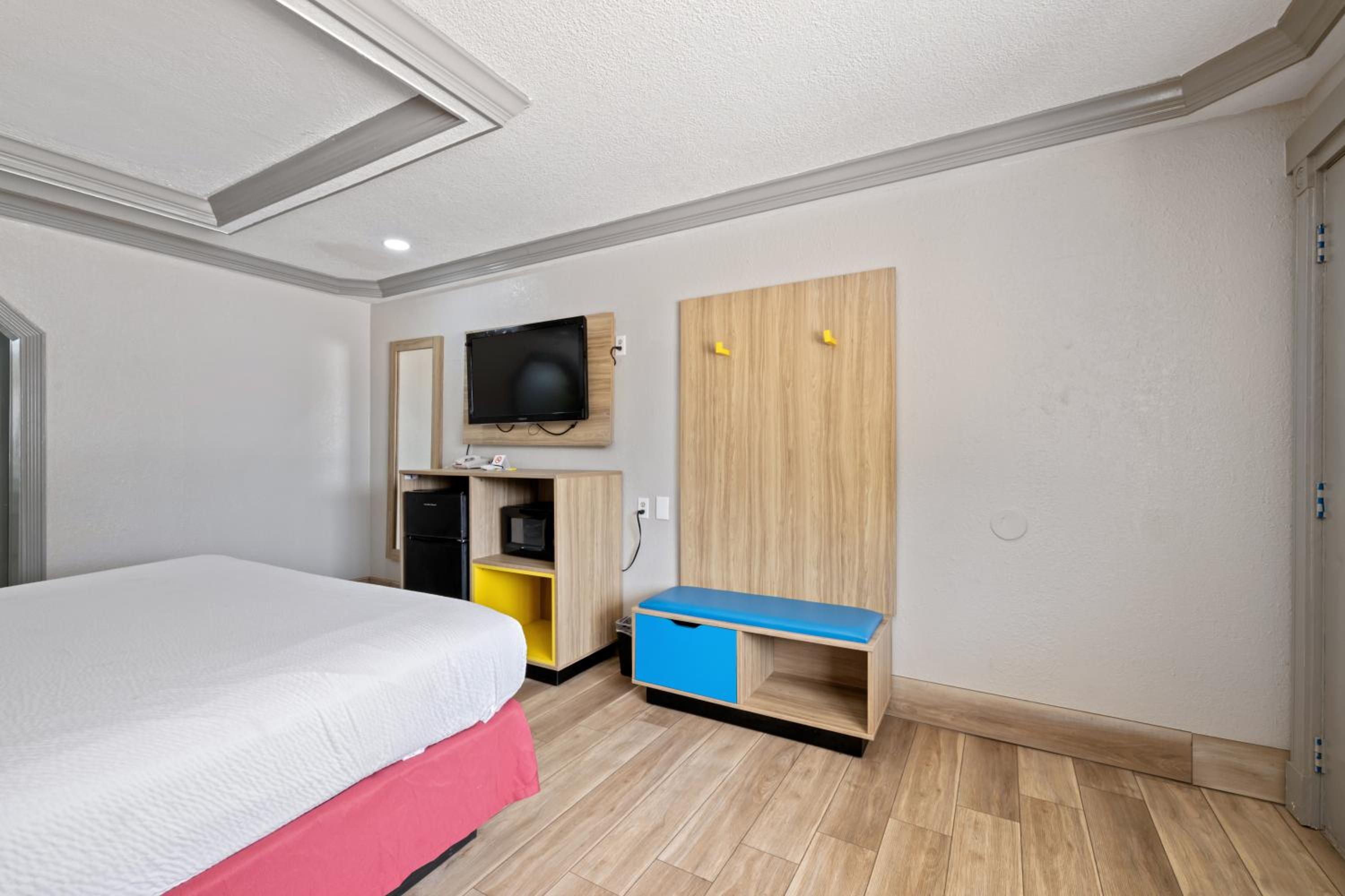 Days Inn by Wyndham Kenedy Karnes City, Photo 13