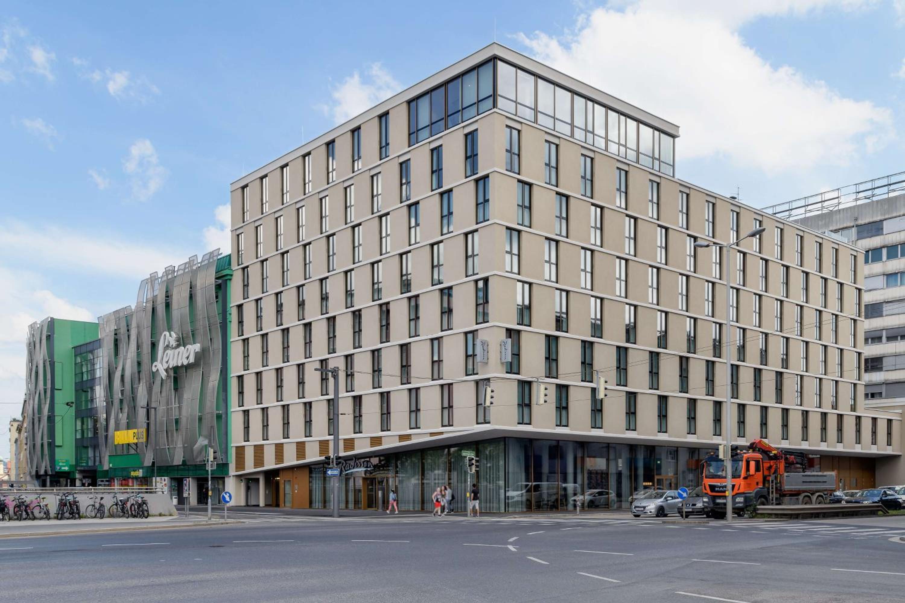 Hotel Radisson Hotel Graz - Image 1