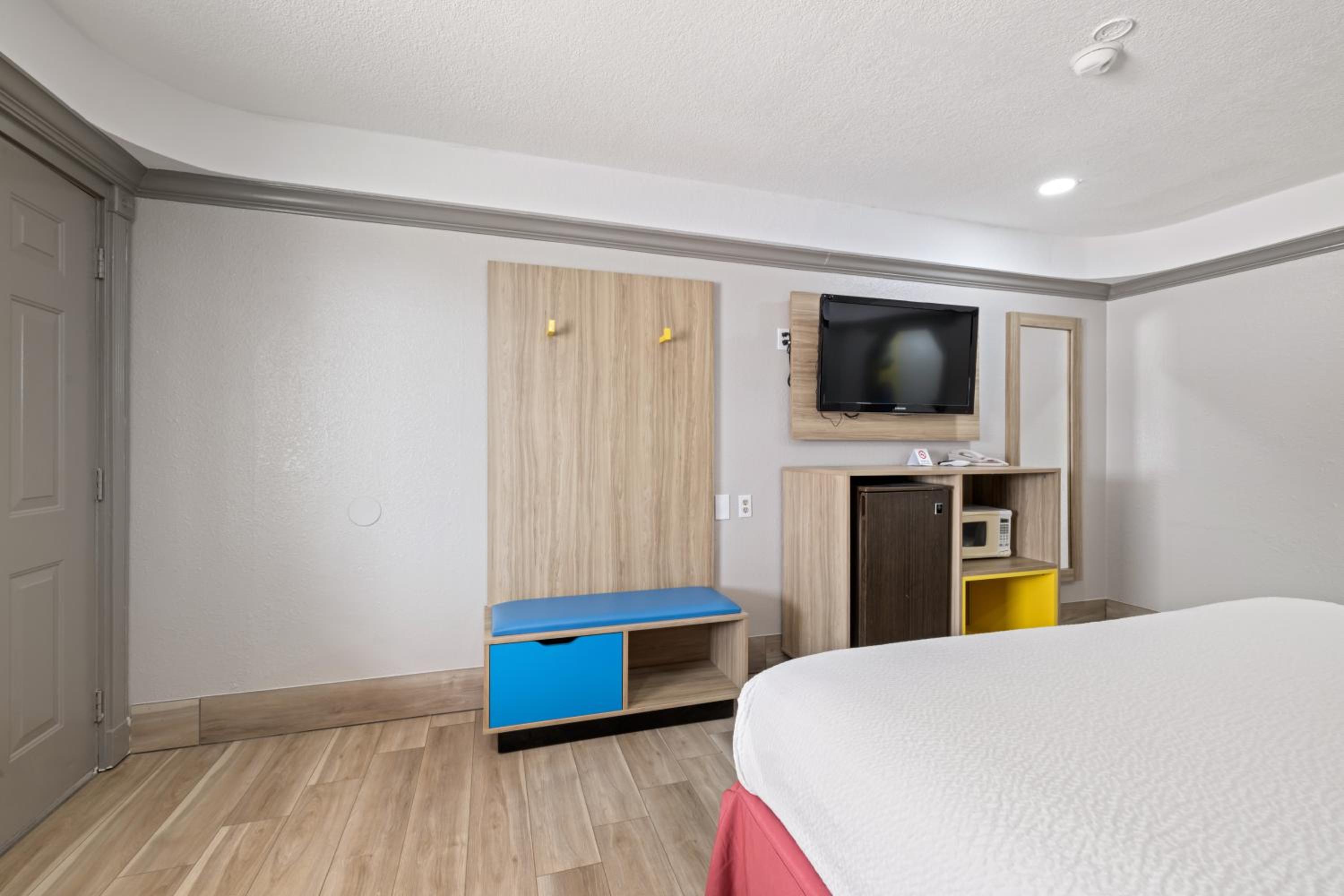 Days Inn by Wyndham Kenedy Karnes City, Photo 10