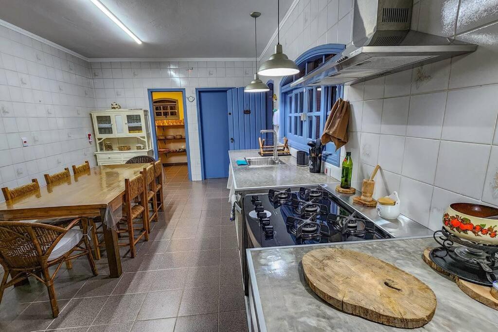 ACASA DO JOAQ U I M, varanda e spa com vista incrível, ar condicionado e roupa de cama e banho entre Porto Feliz, Boituva e Tietê