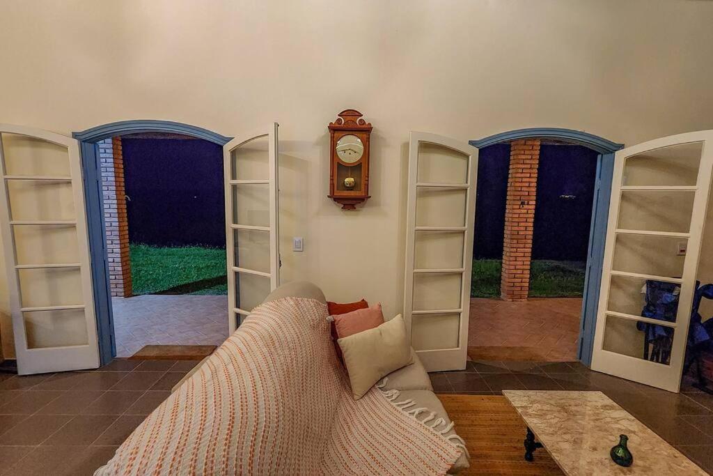 ACASA DO JOAQ U I M, varanda e spa com vista incrível, ar condicionado e roupa de cama e banho entre Porto Feliz, Boituva e Tietê