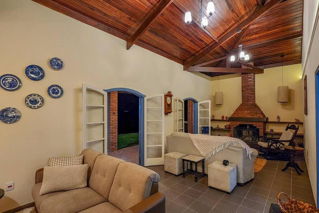 ACASA DO JOAQ U I M, varanda e spa com vista incrível, ar condicionado e roupa de cama e banho entre Porto Feliz, Boituva e Tietê