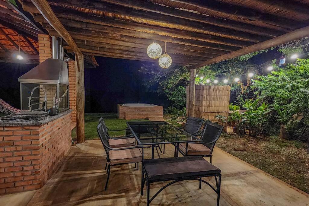 ACASA DO JOAQ U I M, varanda e spa com vista incrível, ar condicionado e roupa de cama e banho entre Porto Feliz, Boituva e Tietê
