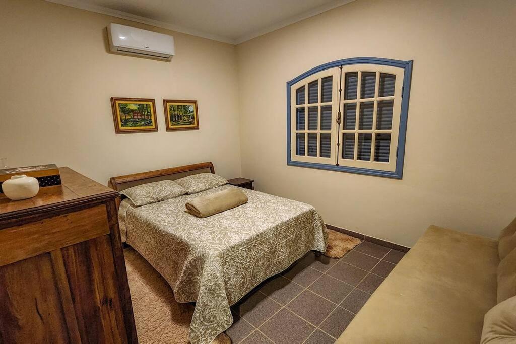 ACASA DO JOAQ U I M, varanda e spa com vista incrível, ar condicionado e roupa de cama e banho entre Porto Feliz, Boituva e Tietê