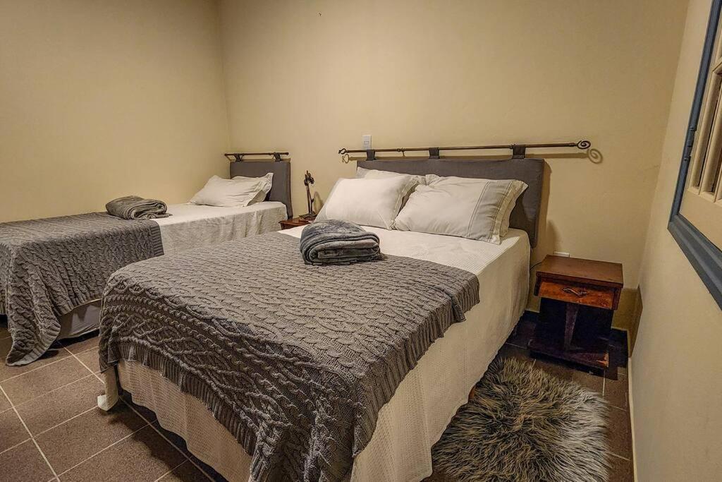 ACASA DO JOAQ U I M, varanda e spa com vista incrível, ar condicionado e roupa de cama e banho entre Porto Feliz, Boituva e Tietê
