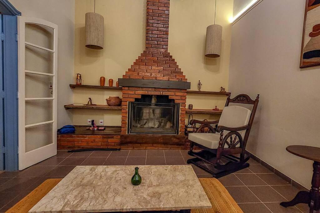 ACASA DO JOAQ U I M, varanda e spa com vista incrível, ar condicionado e roupa de cama e banho entre Porto Feliz, Boituva e Tietê