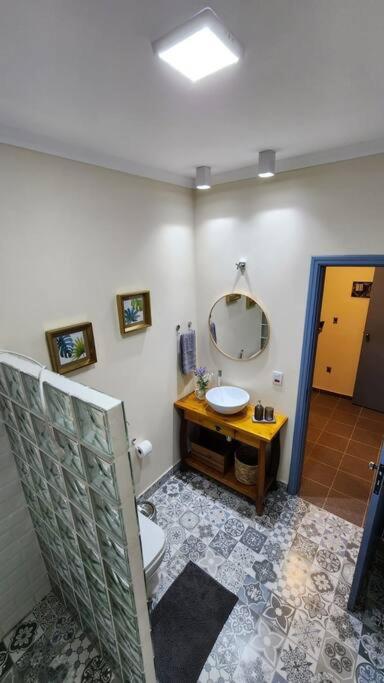 ACASA DO JOAQ U I M, varanda e spa com vista incrível, ar condicionado e roupa de cama e banho entre Porto Feliz, Boituva e Tietê