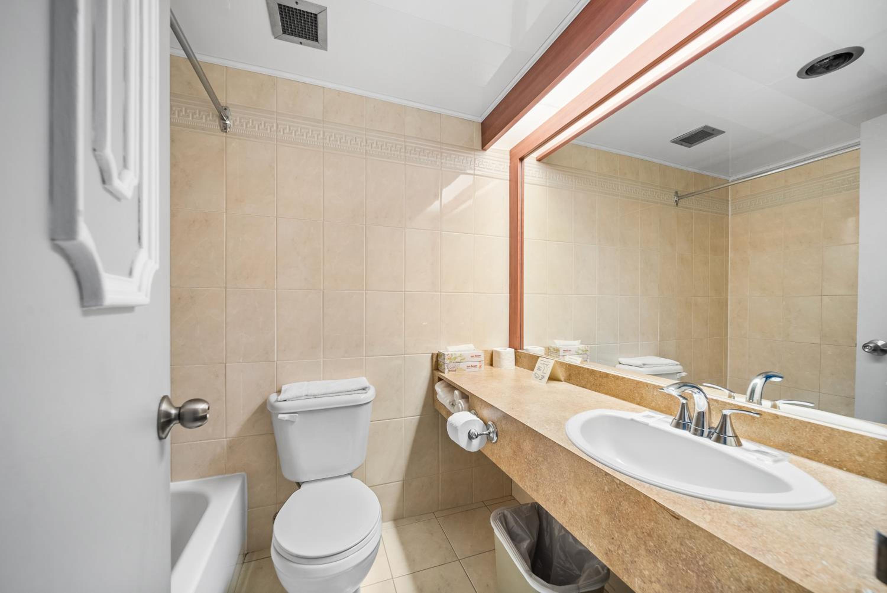 Trois-rivieres Vacations - Hotel-Motel Coconut - Property Image 3