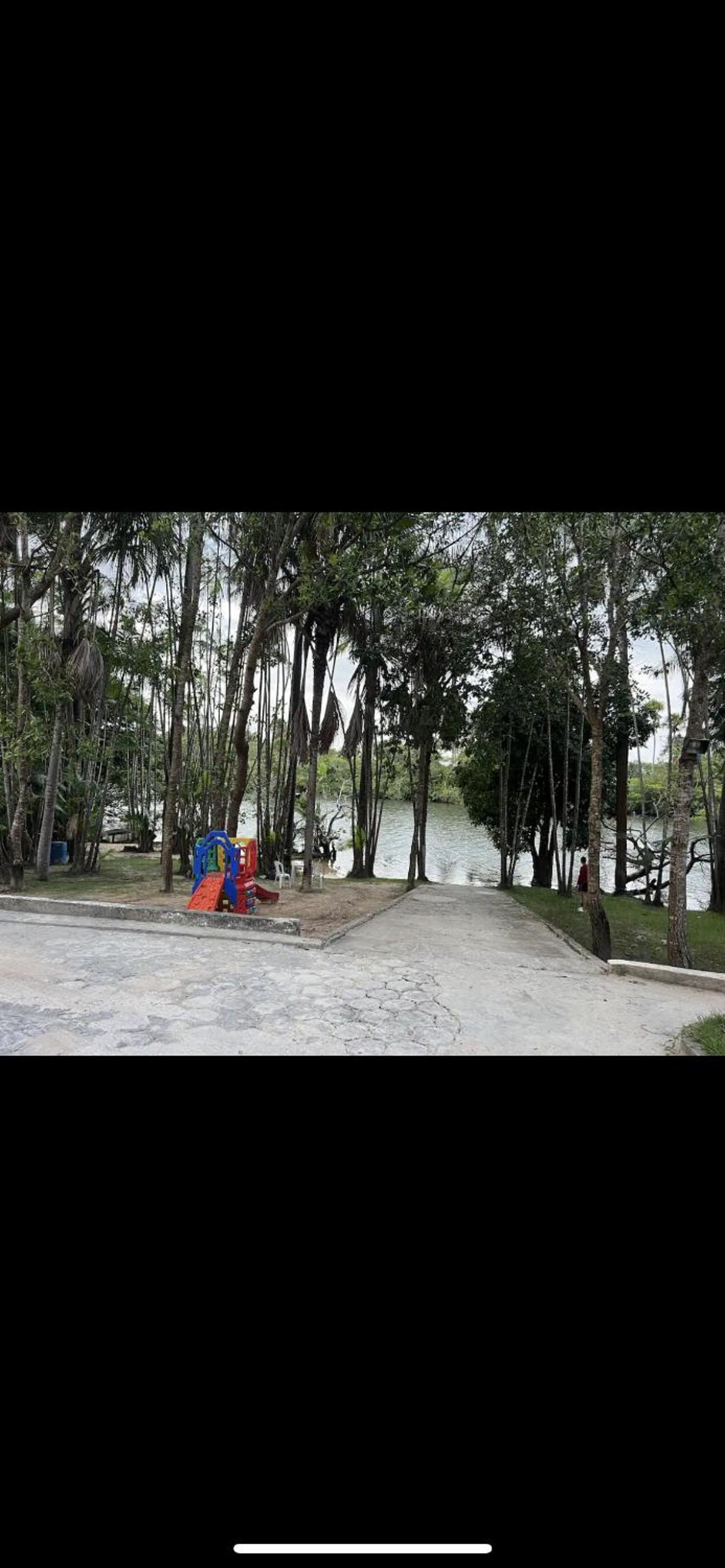Casa em condominio na beira do rio