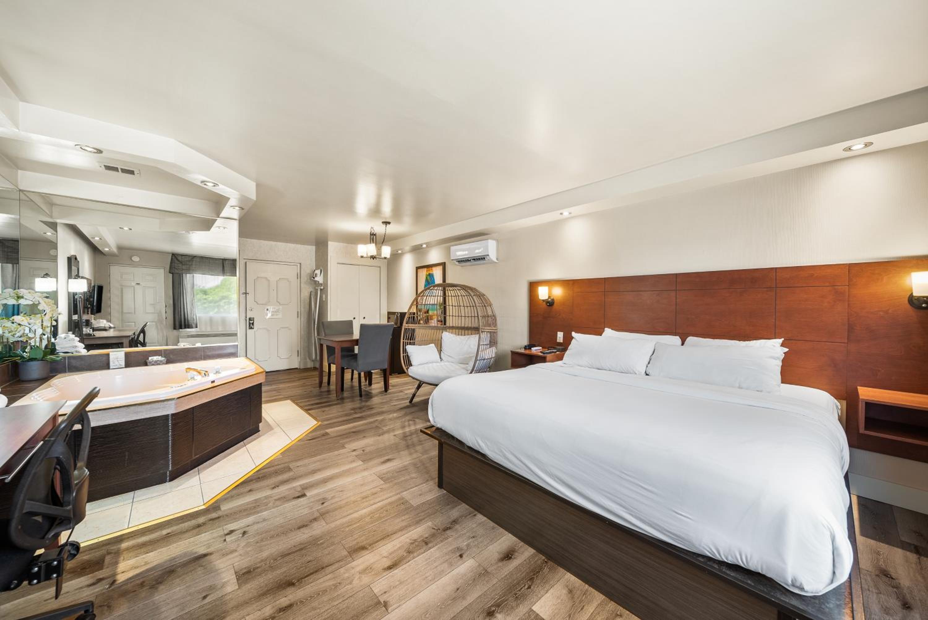 Trois-rivieres Vacations - Hotel-Motel Coconut - Property Image 5