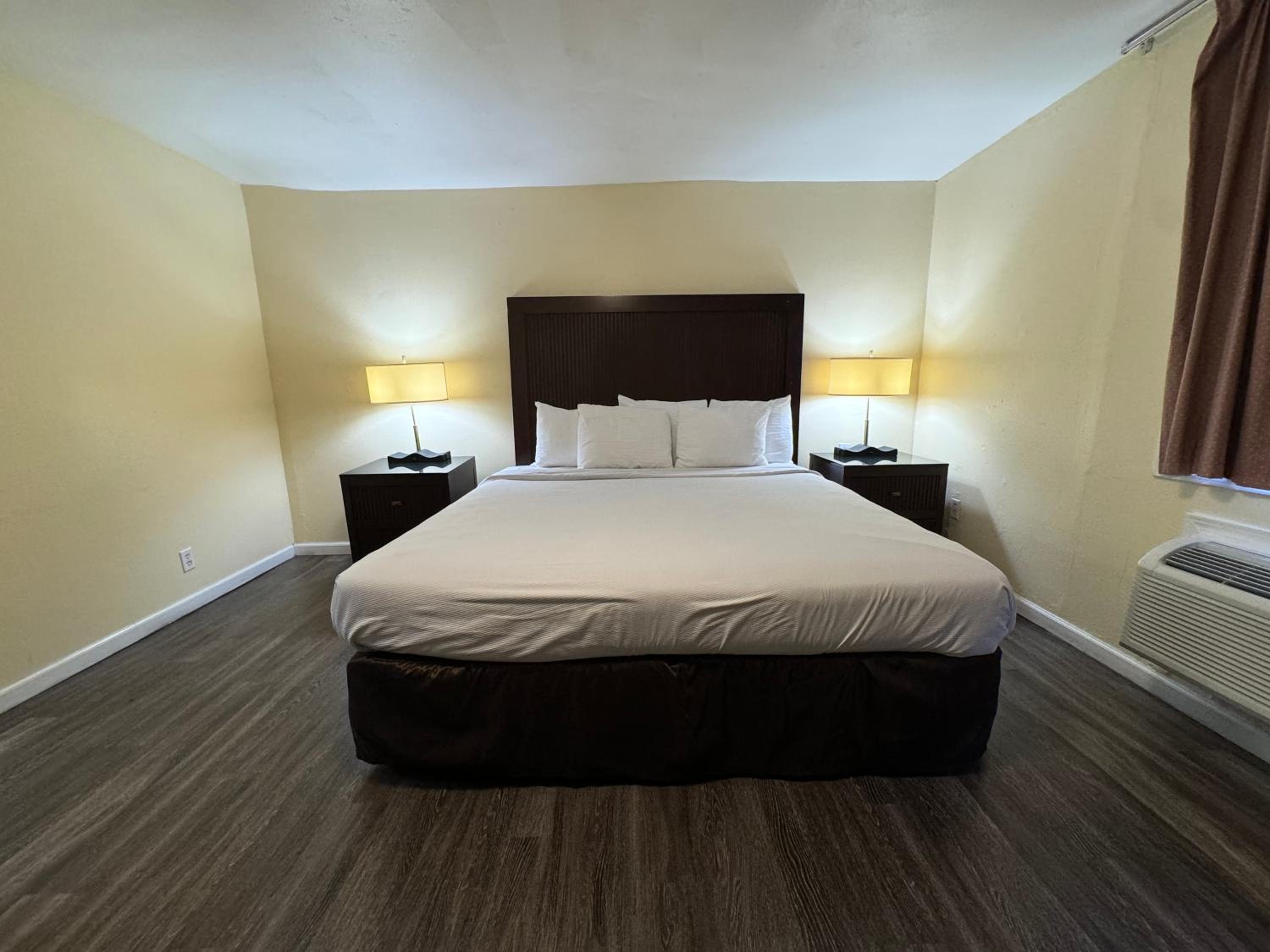 Medford Vacations - Relax Inn of Medford - Property Image 11
