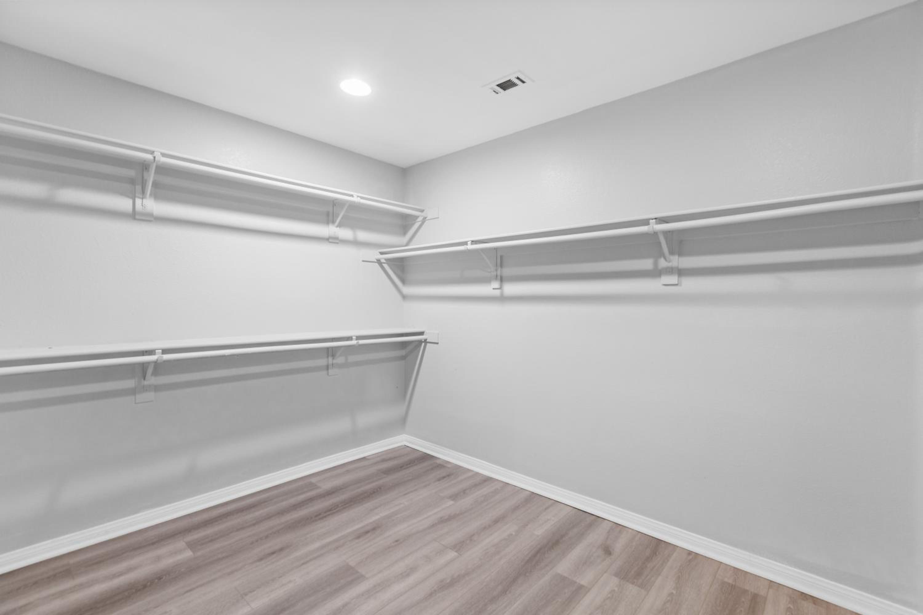 A 5-Bedroom Home in Victorville view 5