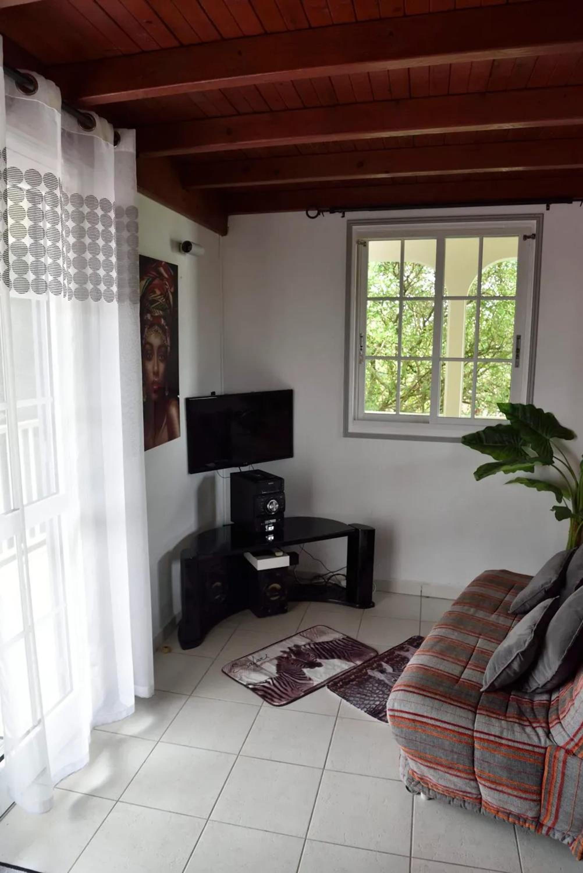 Appartement charmant à Le Gosier avec vue sur la mer, 110 m² view 3