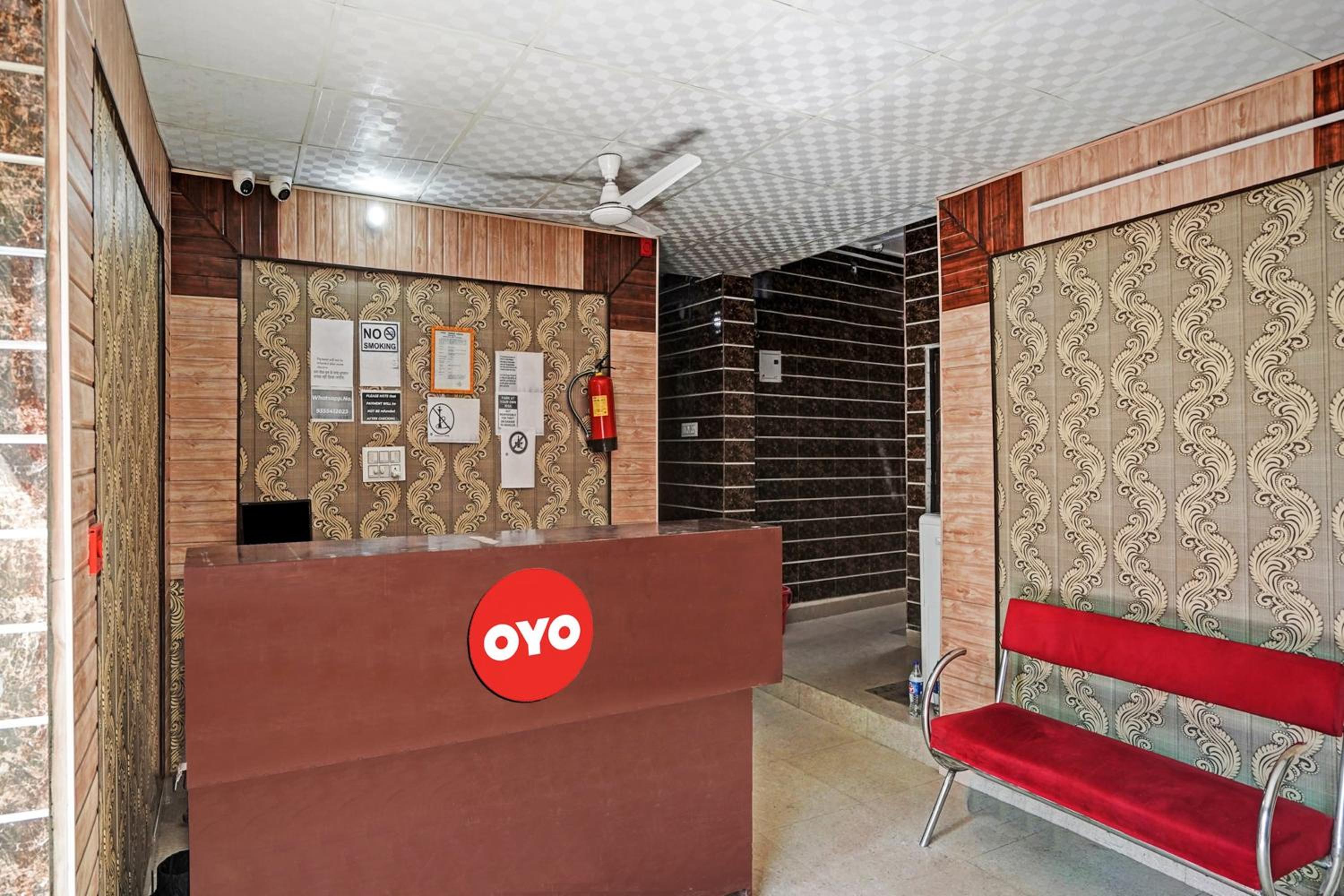 Lobby & Reception
