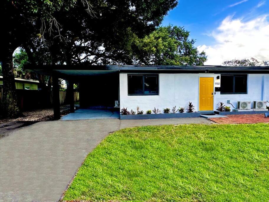 Casa Bethel Just 6 minutes from Fort Lauderdale Airport and 10 minutes from the beach view 3