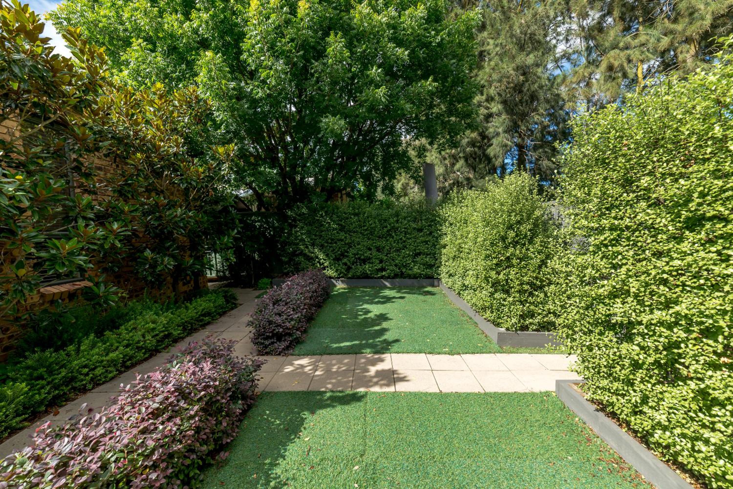Modern 3BR in Belconnen with free parking and Wifi
