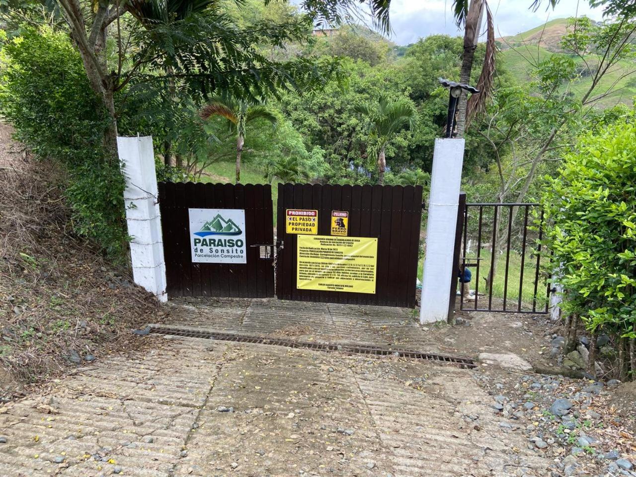 Casa Campestre Buga Parcelación Paraiso de Sonsito