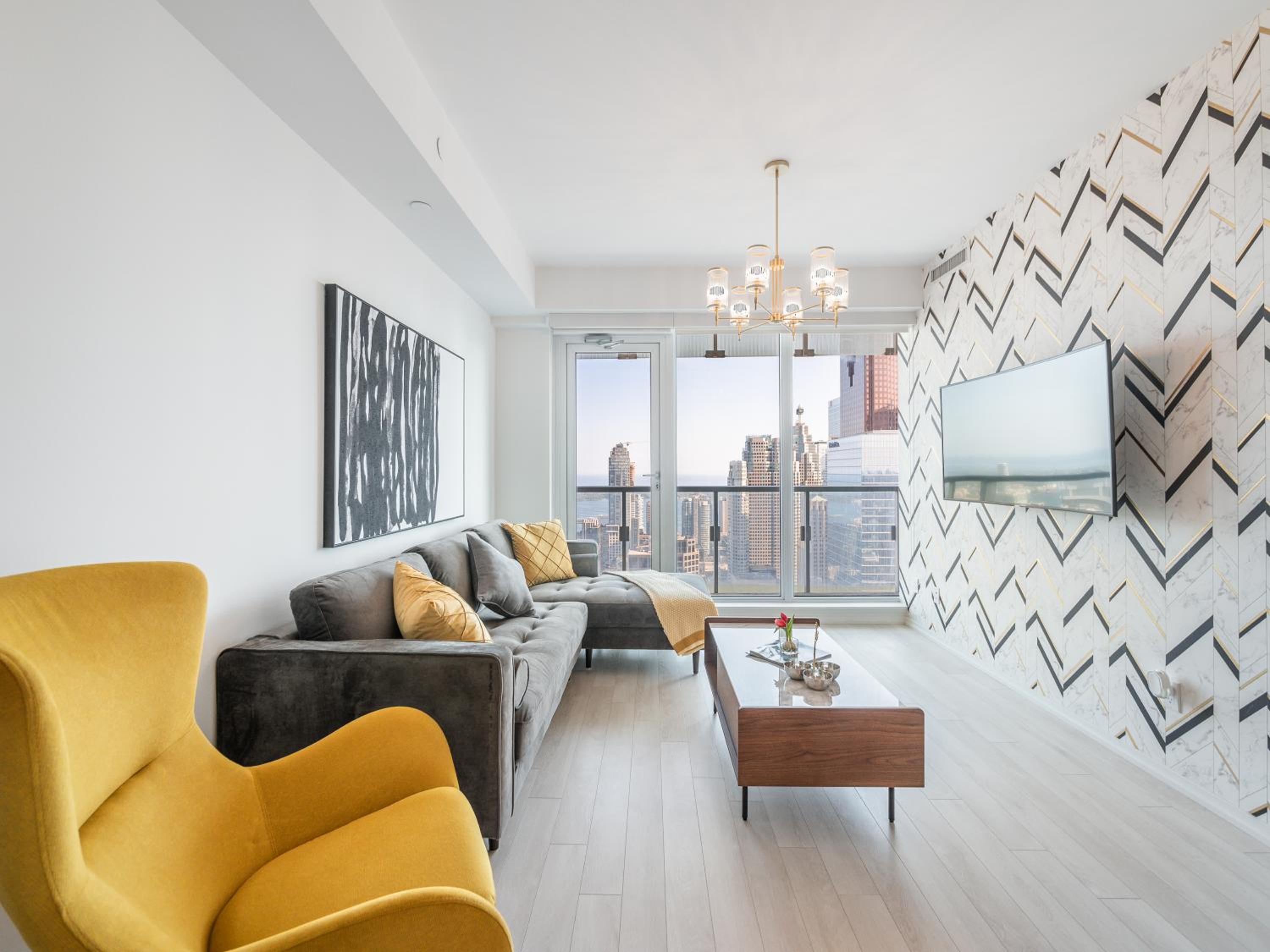 Designer 1BR Suite with CN Tower, Skyline view