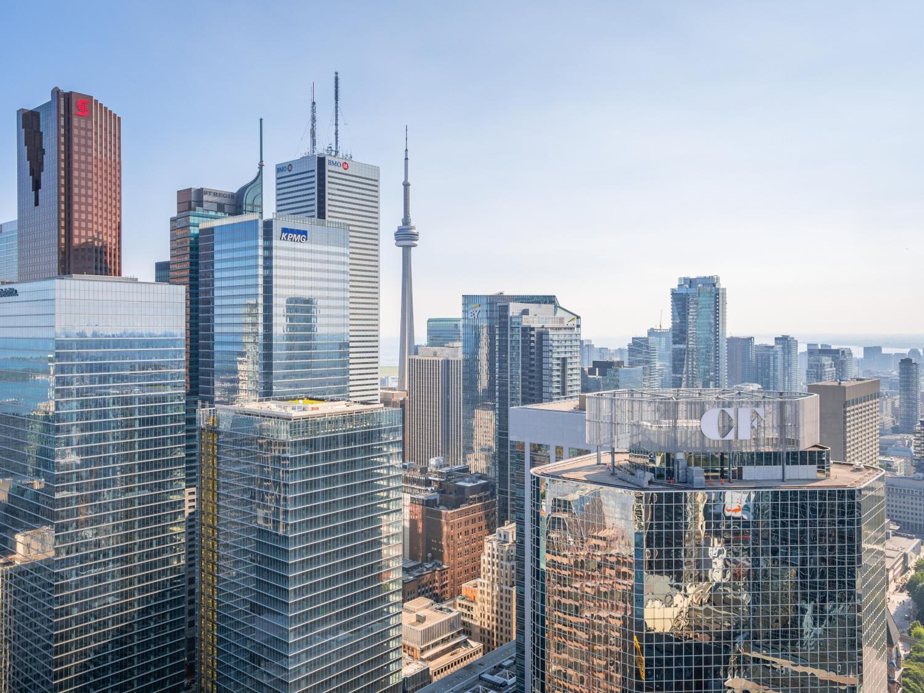 Designer 1BR Suite with CN Tower, Skyline view